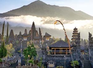 Paket Bali Honeymoon 7 Hari 7 Malam_besakih